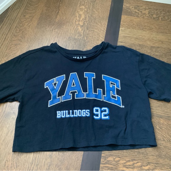 YALE Bulldogs 92 University Black Cropped Short Sleeve Top Women’s Size Medium - Picture 5 of 7